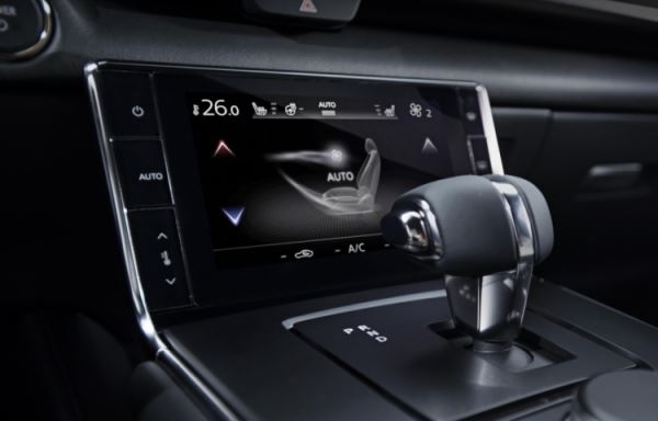 Mazda представила первый серийный электромобиль MX-30
